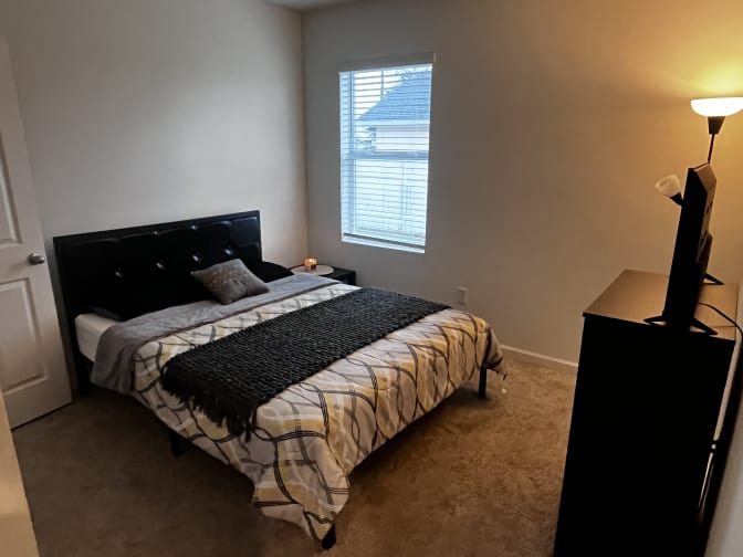 Otniel's room