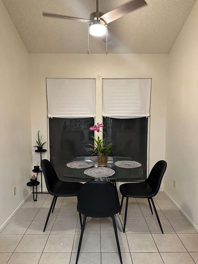 Fresno-Clovis Condo's room
