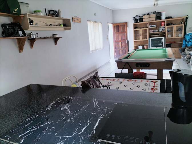Jeanett's room