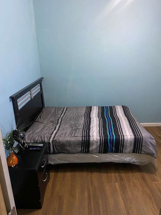 Dee's room