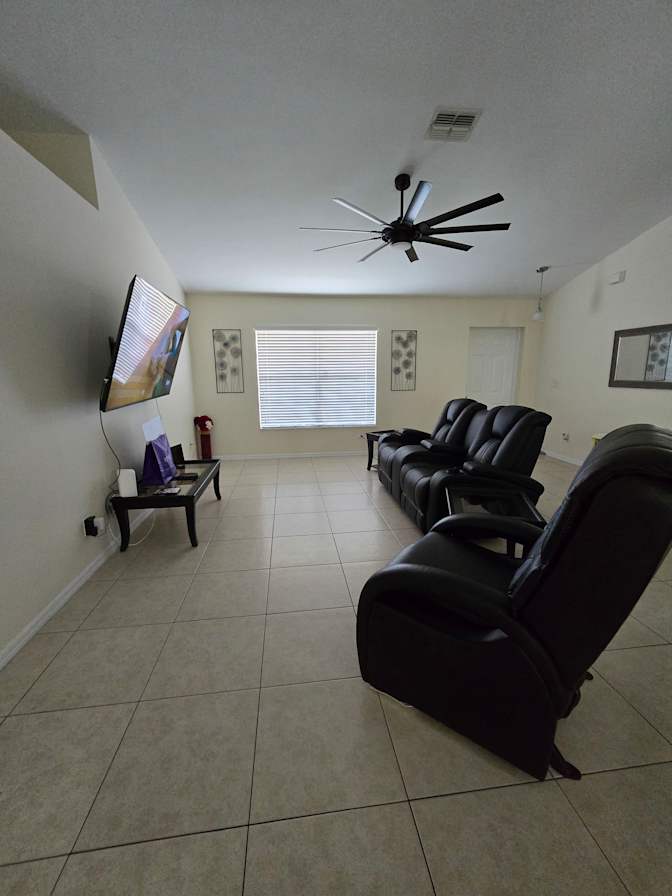Gloria m Walker's room