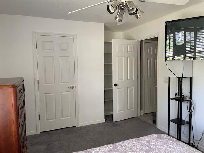 Liz's room