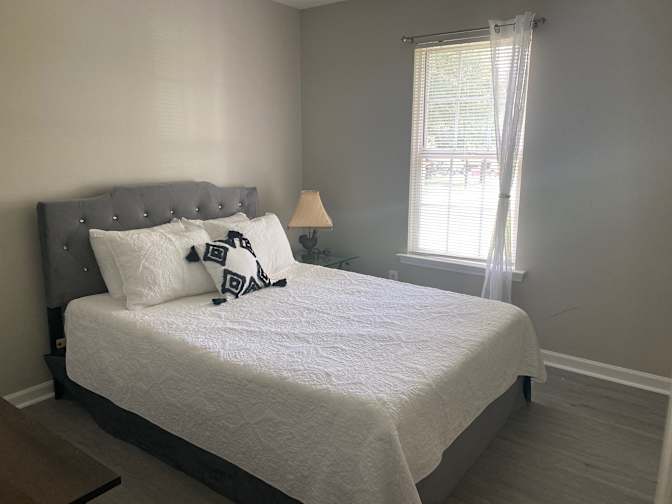Alcove Rooms's room