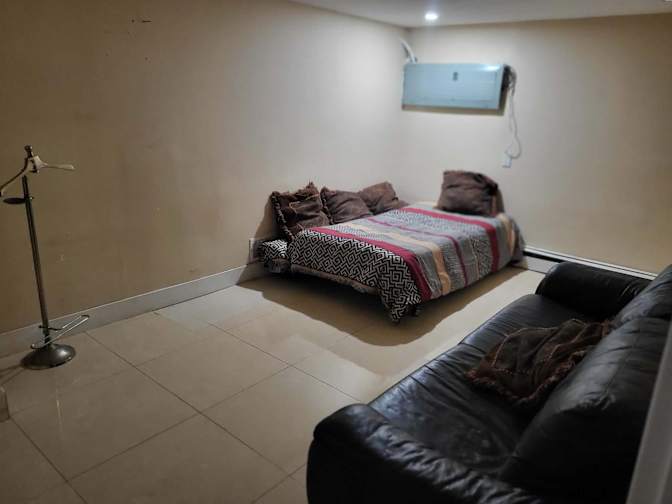 Eddy's room