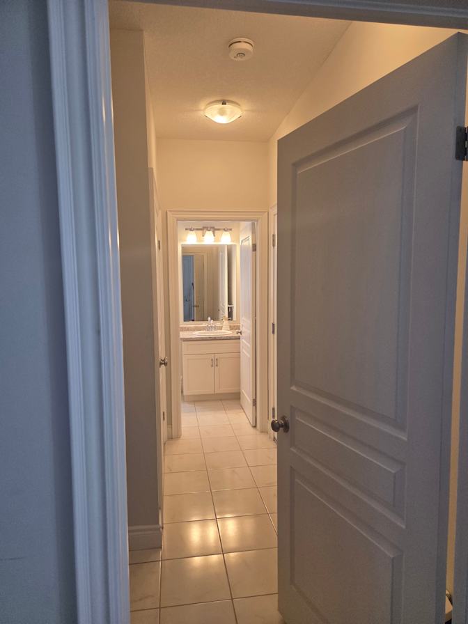 Laju Ejutemieden's room