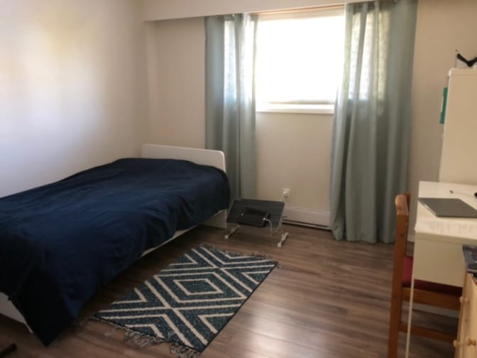 V's room