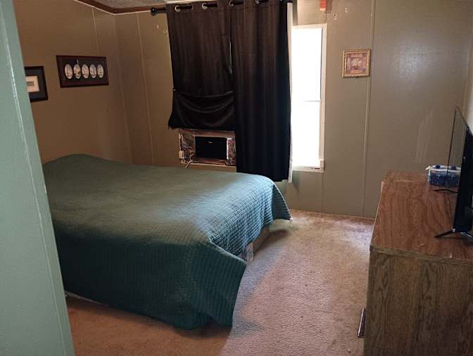 Lisa's room