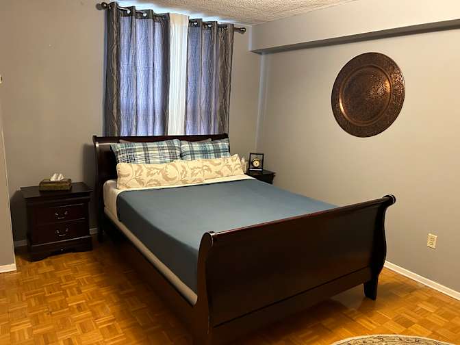 Lazar's room