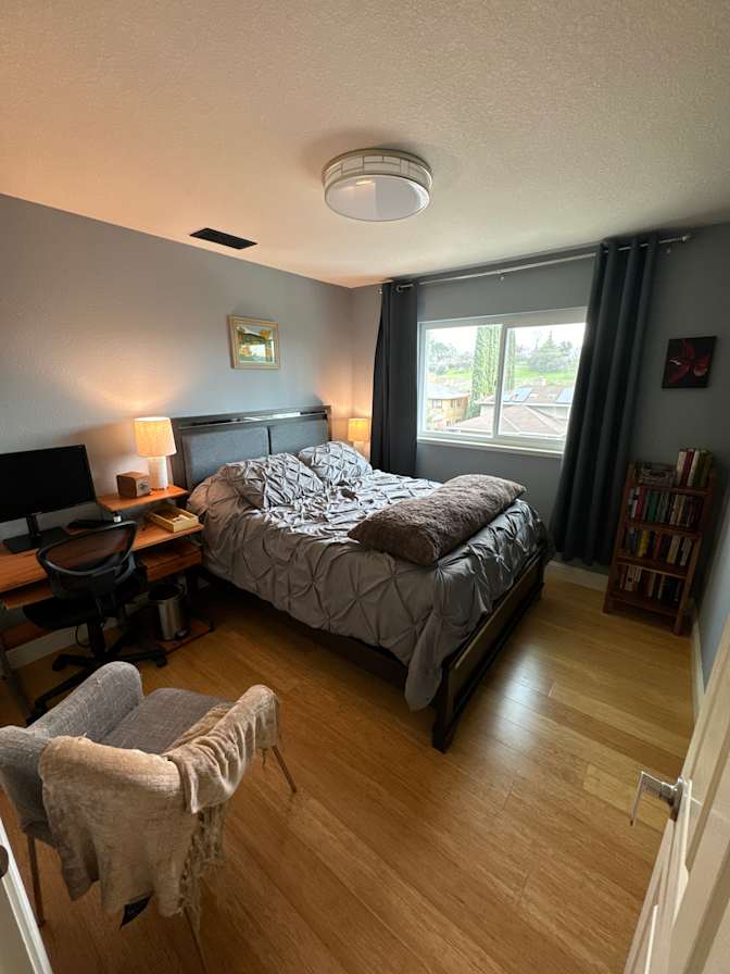 Scarlett's room