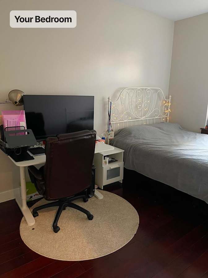 Maxim's room