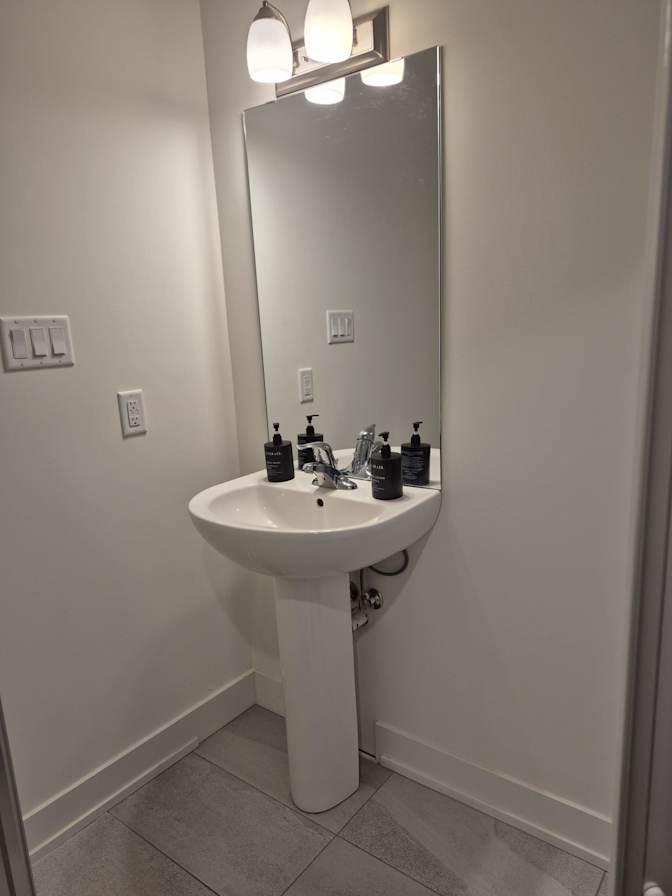 Meisam Rostaminia's room