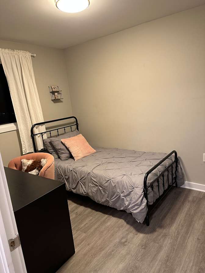 Cay's room
