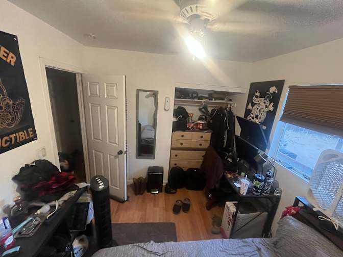 Hans's room
