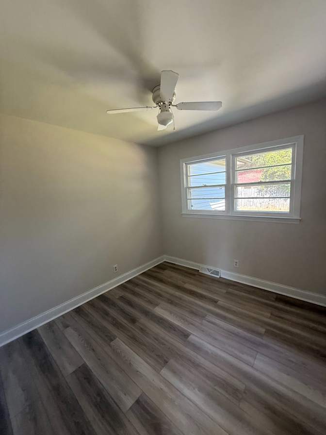 Alcove Rooms's room