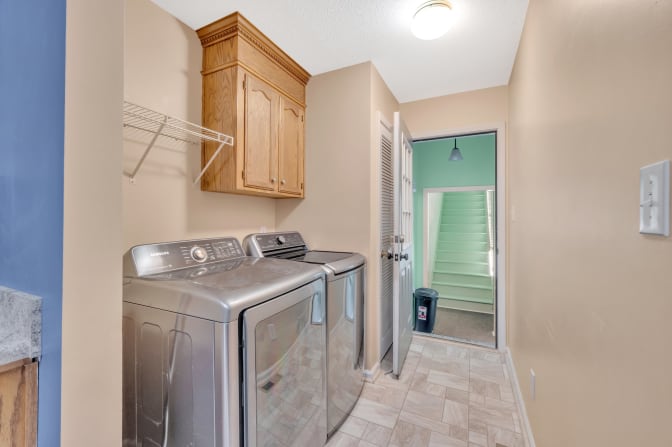 lifedoorrentals's room