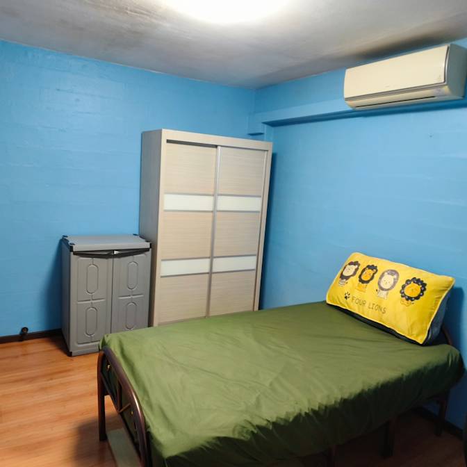 Tan's room