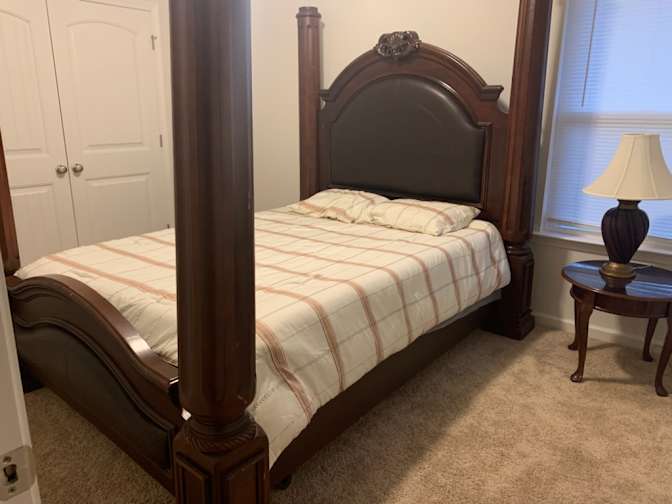 ERIC SINGLETON's room