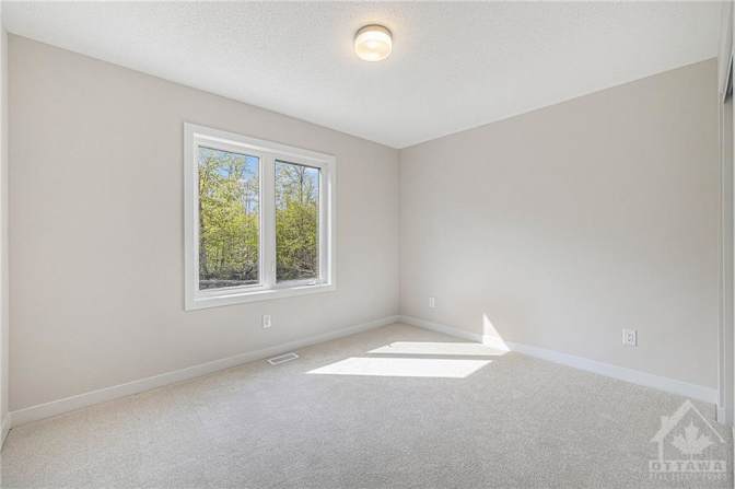 Maple Nestrentals's room