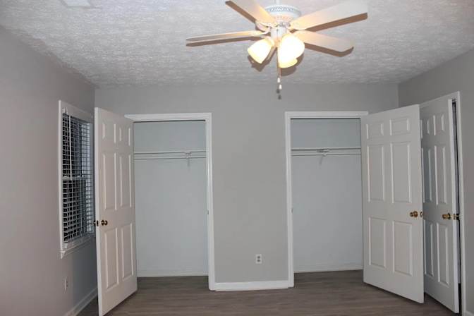 Alcove Rooms's room