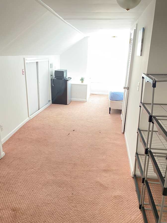 EAST COAST's room