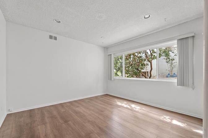 Alexander Guan's room
