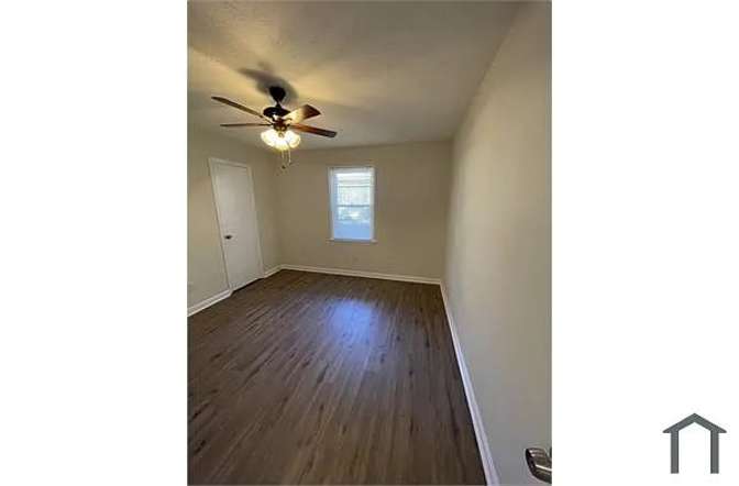 Alcove Rooms's room