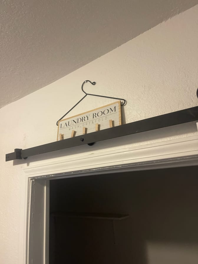 Dee's room
