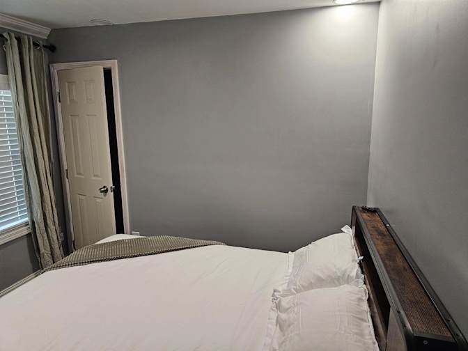 Alcove Rooms's room