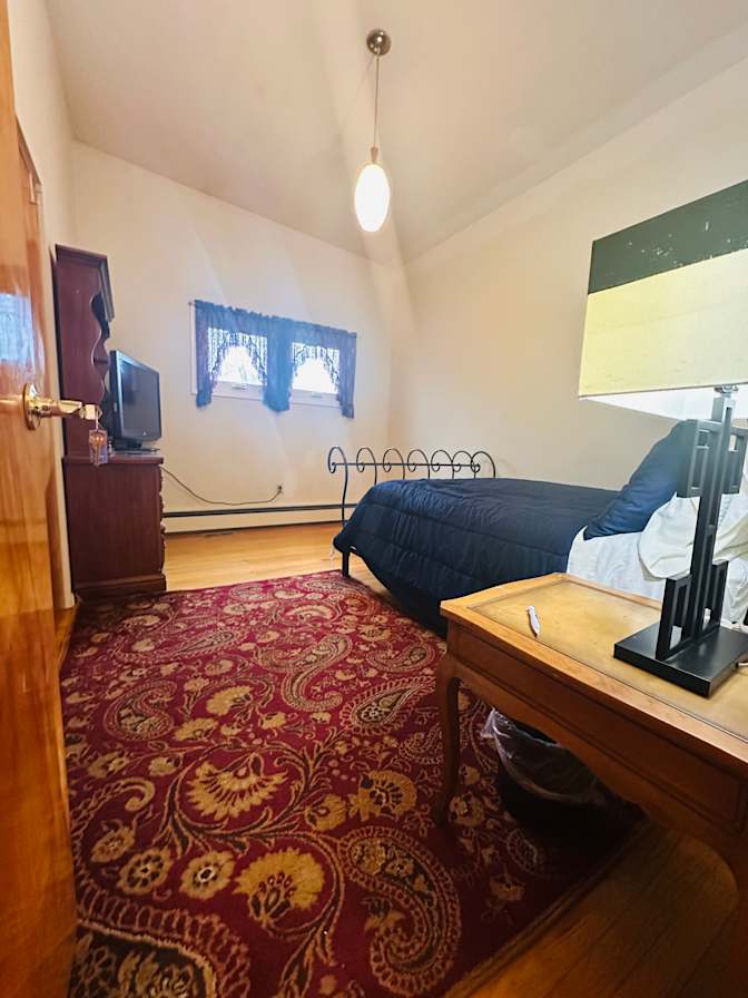 Etienne's room