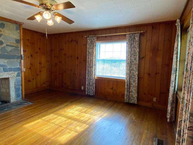 Alcove Rooms's room