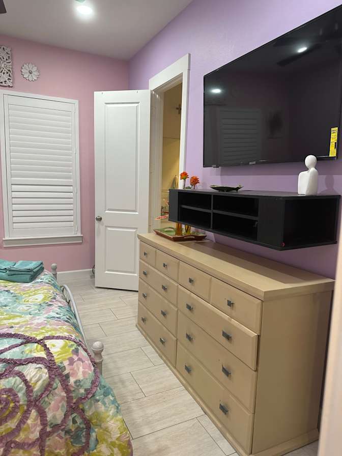 Samina Ansari's room
