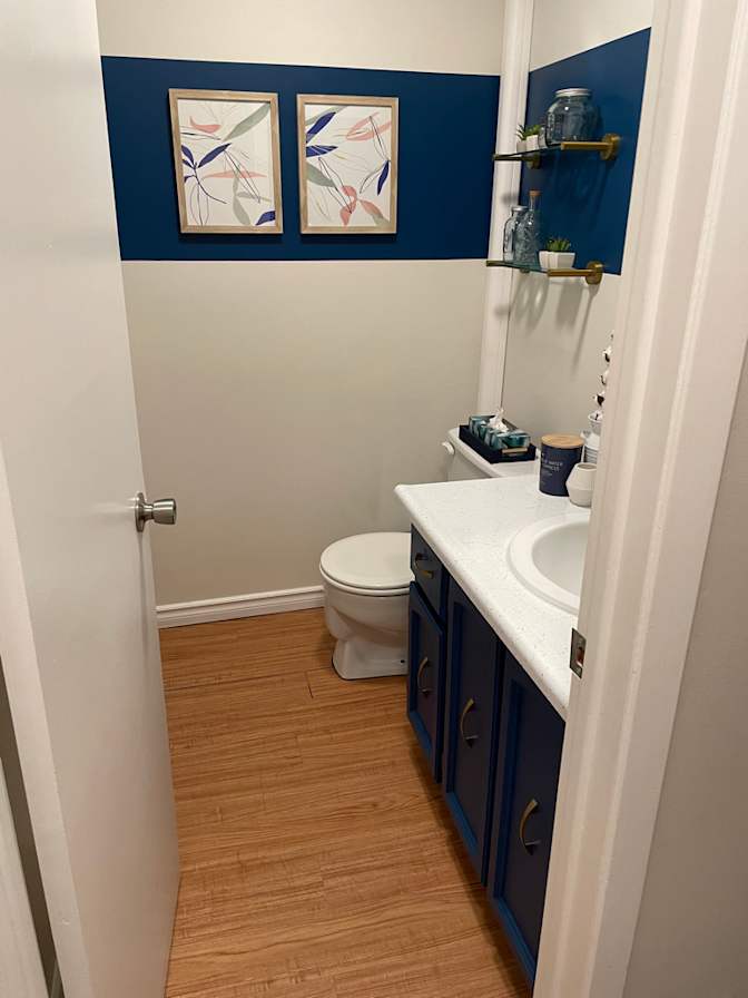 Janelle Desjardins's room
