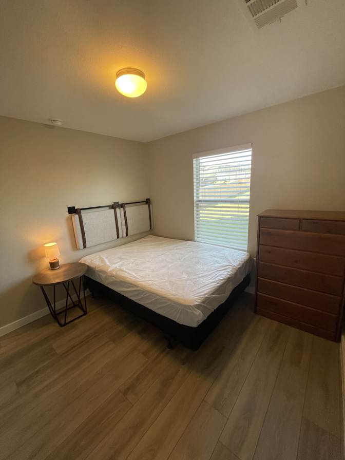 Raul's room