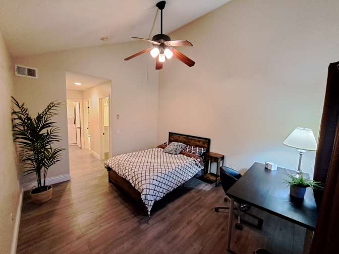 Venetian Condos's room