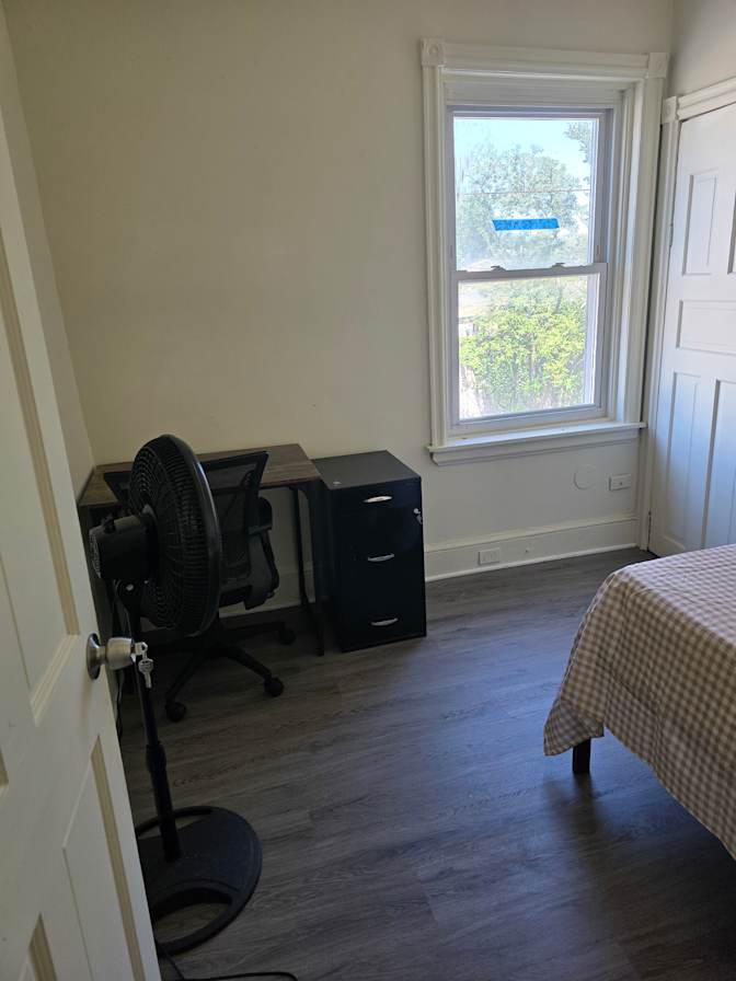 Shakoor's room