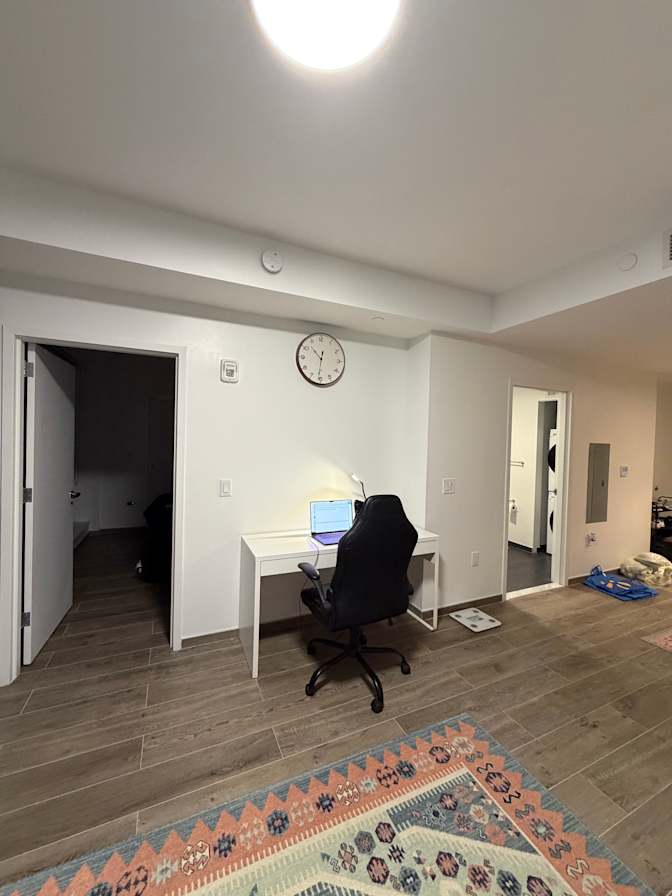 Paras's room