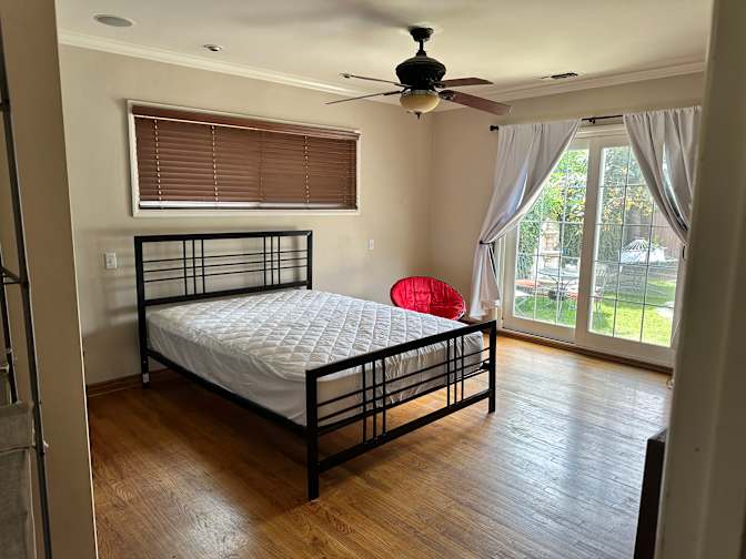 Mary Lin's room
