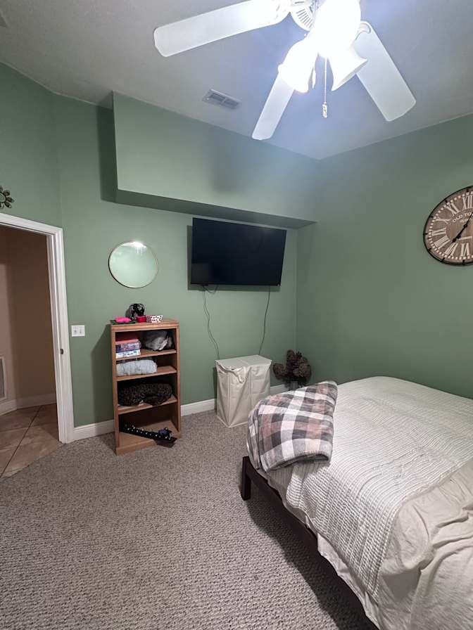 Caitlyn's room