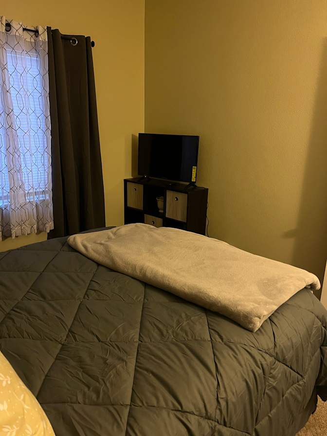 Mercedes's room