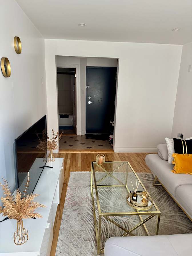 Damaris Stephanie's room