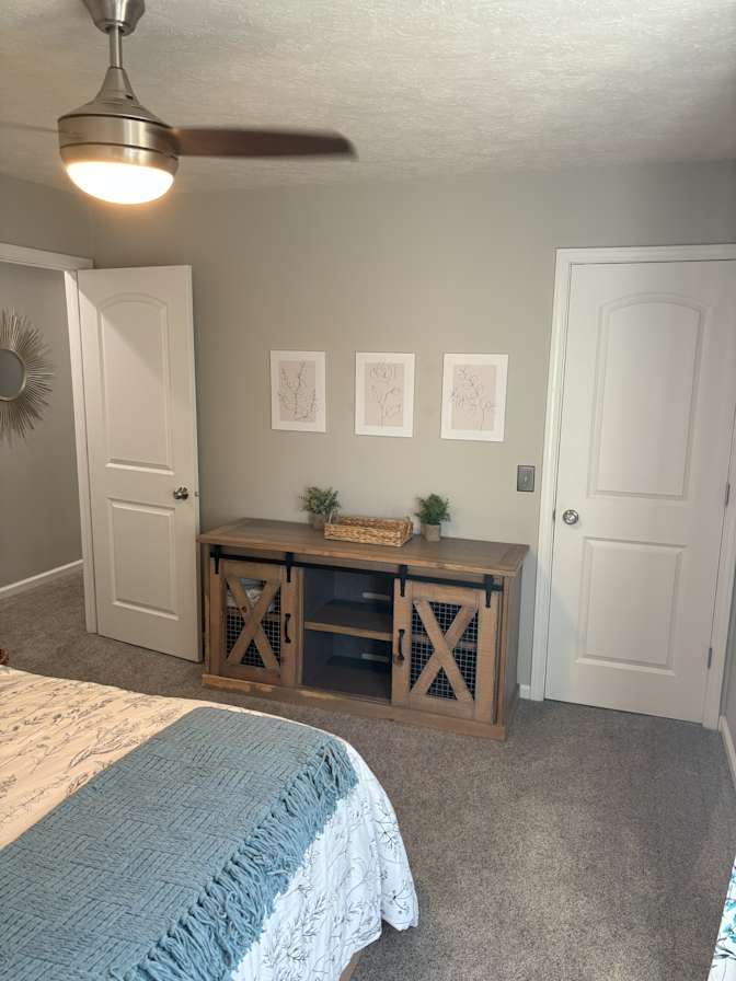 Tracie's room