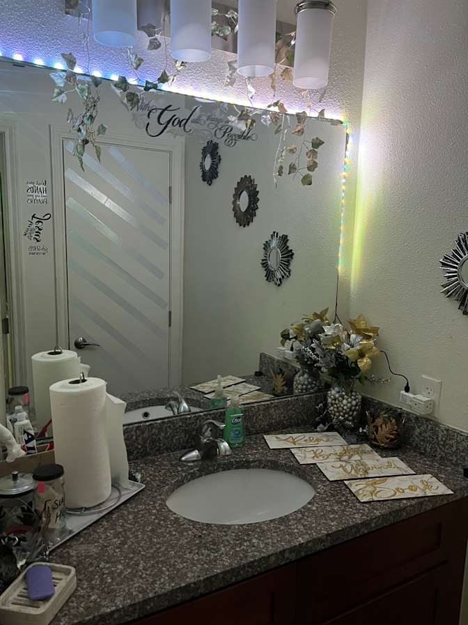 Dalvon's room