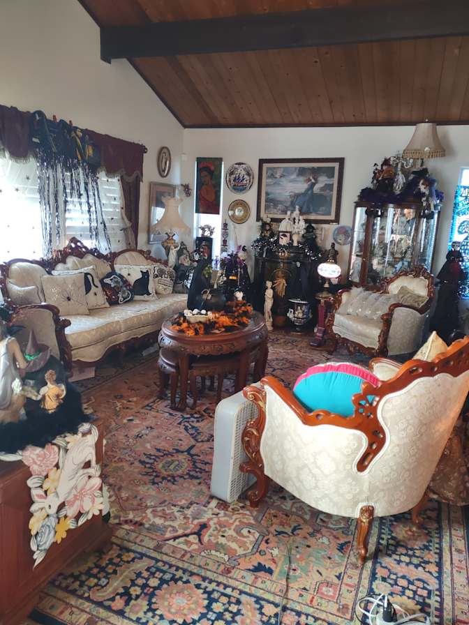 Gayle Wayne's room