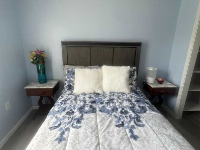 Leni's room
