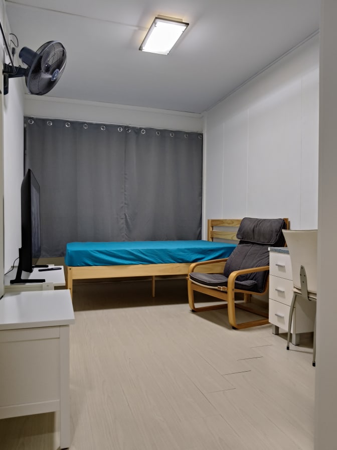 Neo's room