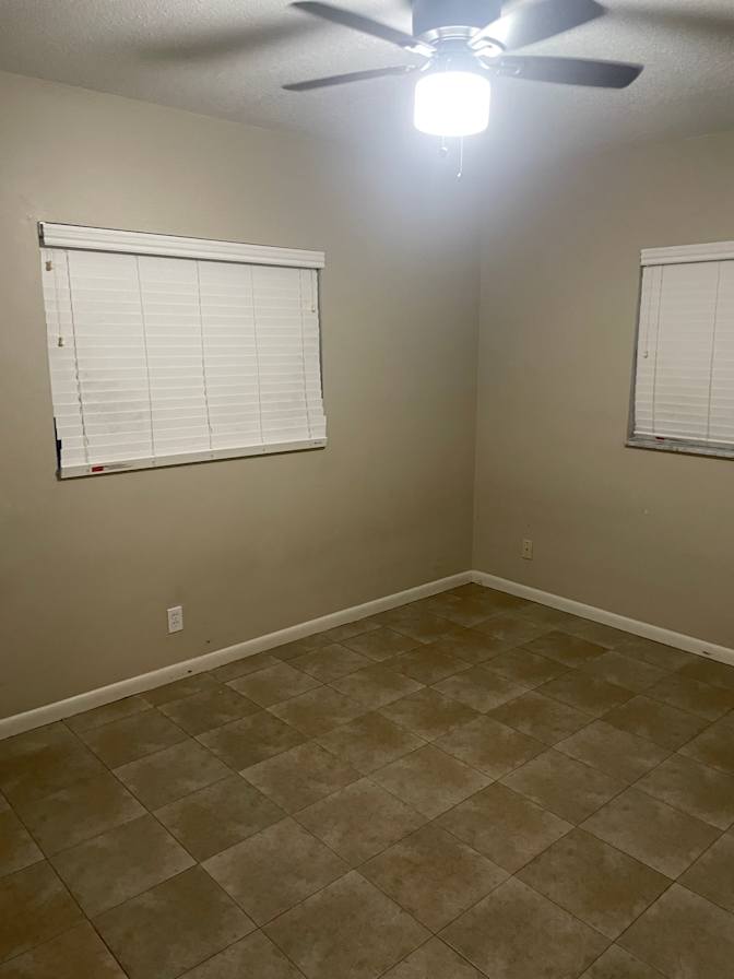 Tomas's room