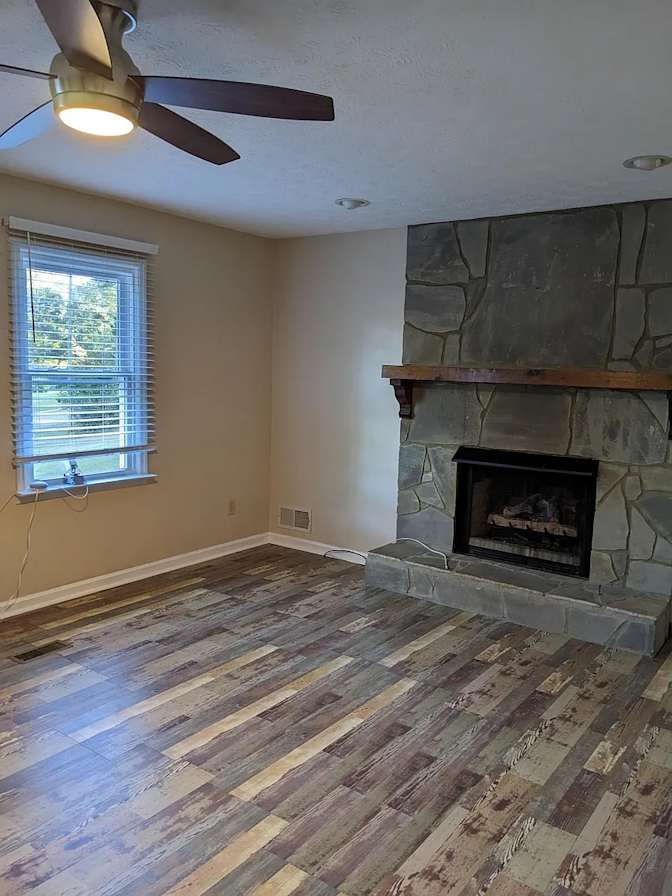 Alcove Rooms's room