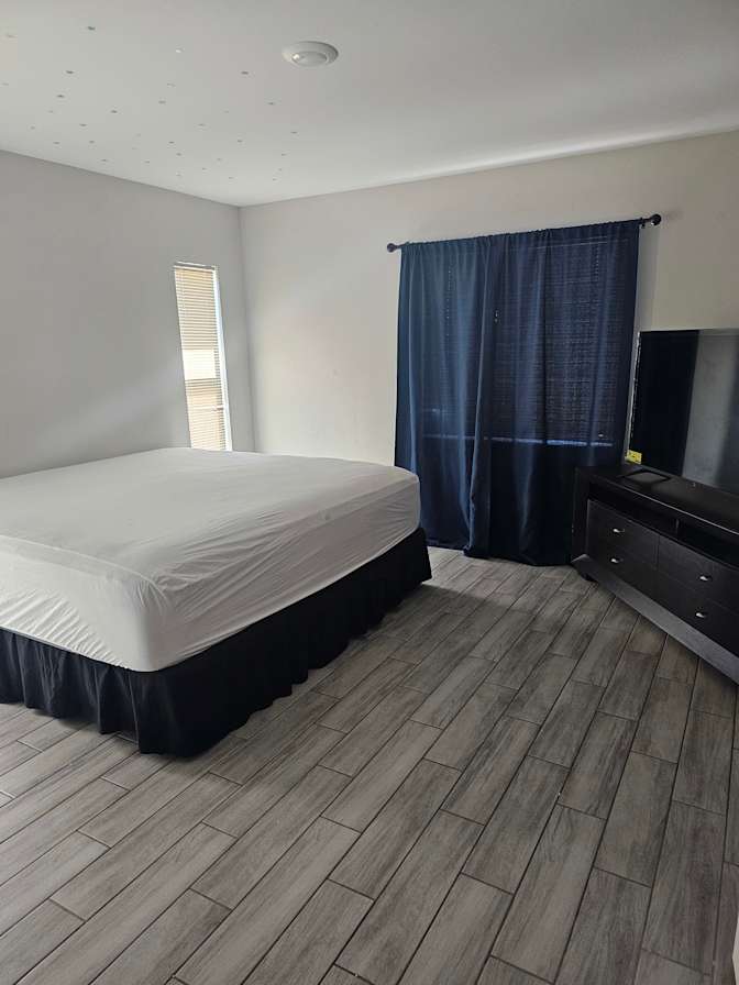 Delmar's room