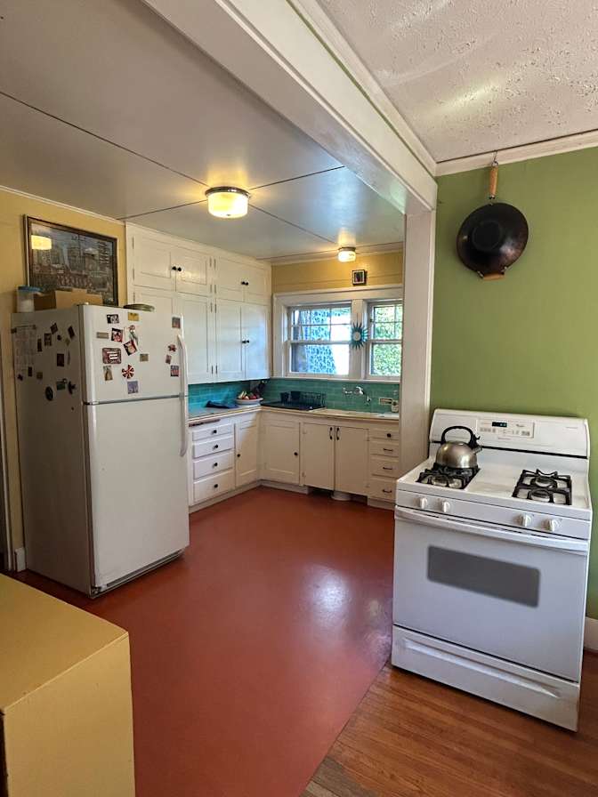 Furnished room in a house | Portland, Oregon 97214 |... – Roomies.com