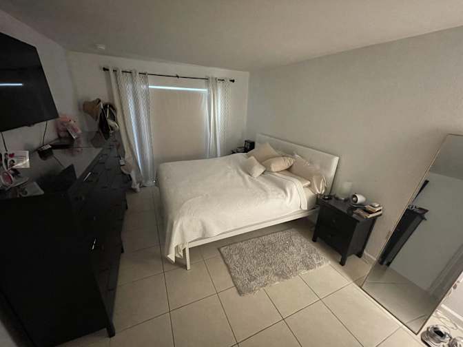 Lucas A Abreu's room
